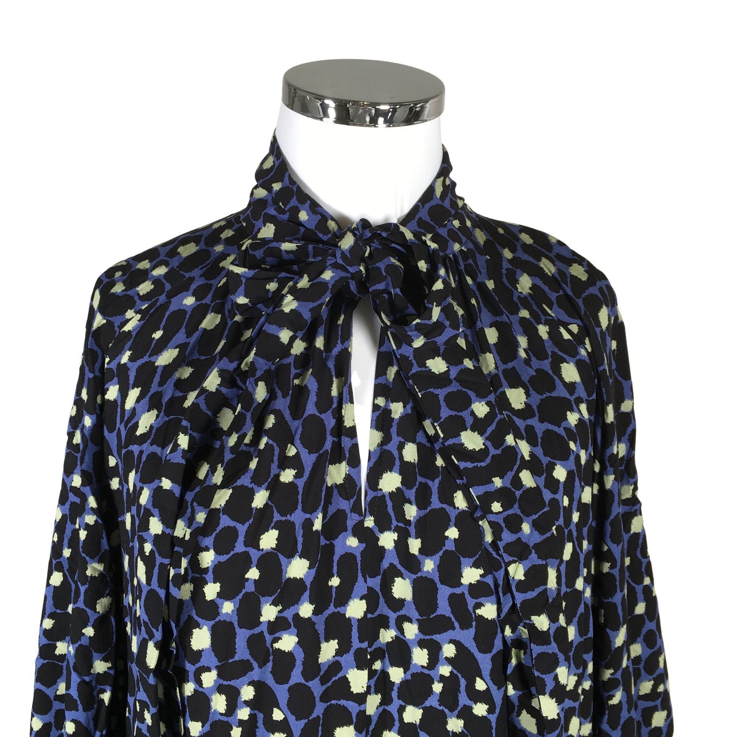  Mekko  Sifonkimekko, koko 42  Miia Halmesmaa 