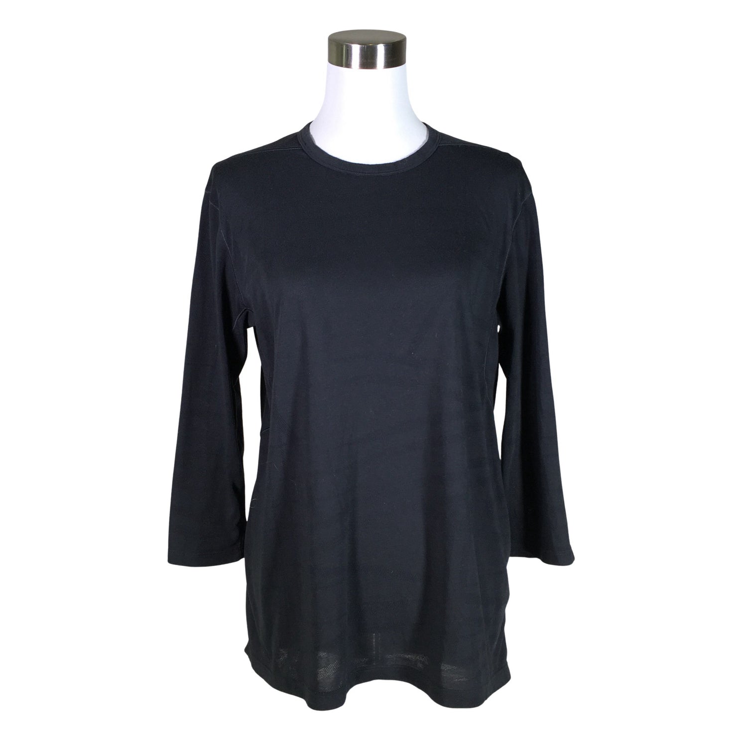  Urheilupaita  Urheilupaita, 
pitkät hihat, koko 40  Under Armour 
