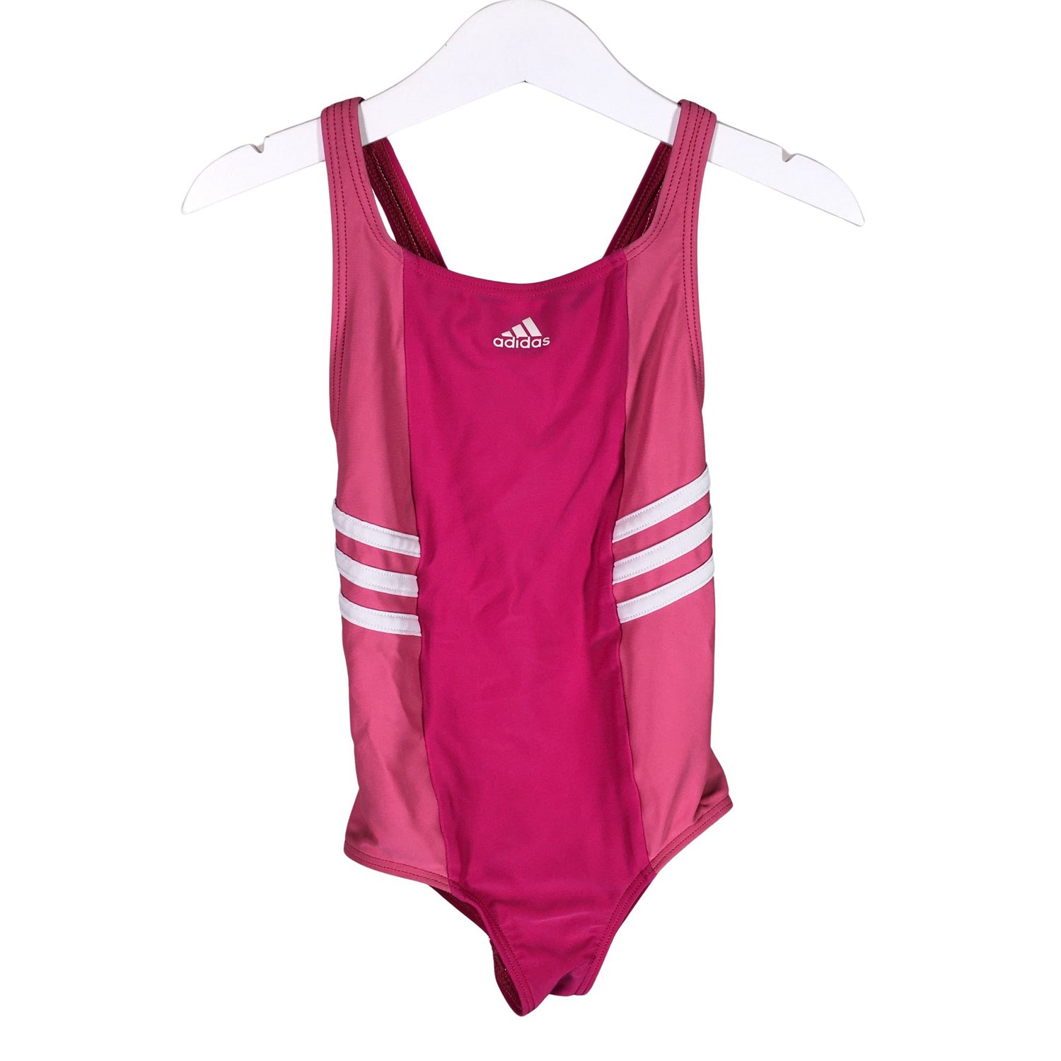  Uima-asu  Uimapuku, koko 122 - 128  Adidas 