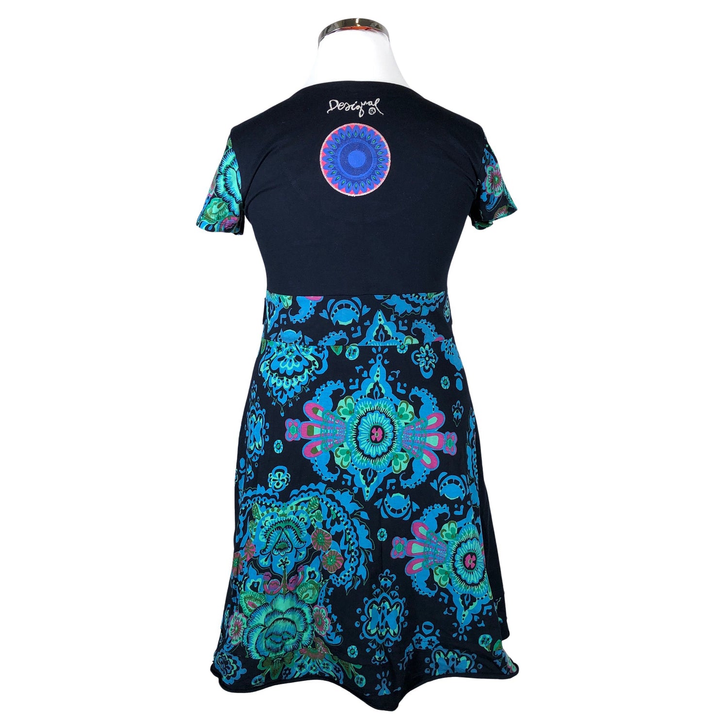  Mekko  Trikoomekko, koko 42  Desigual 