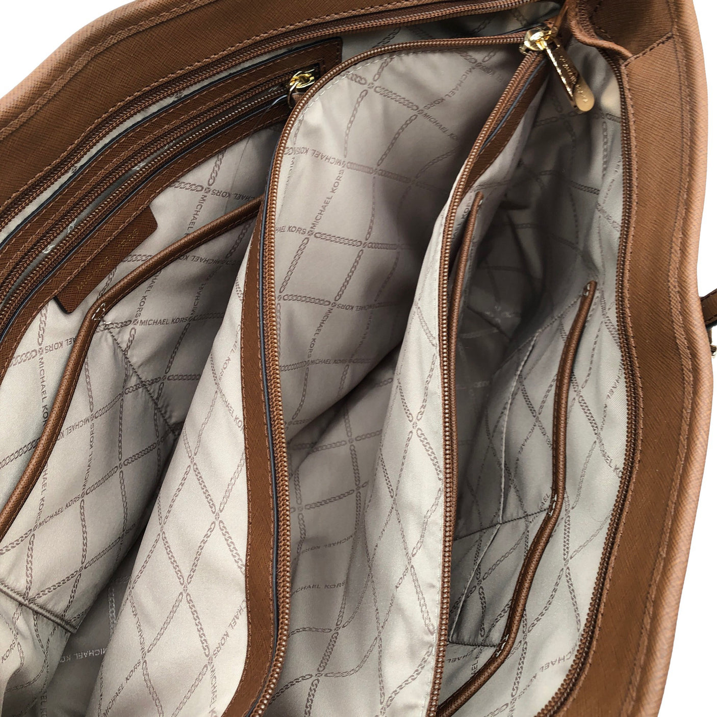 Käsilaukku, koko Midi