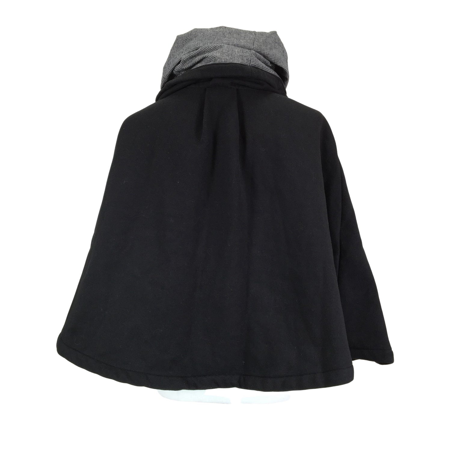  Poncho  Poncho, koko 36  Supremebeing 
