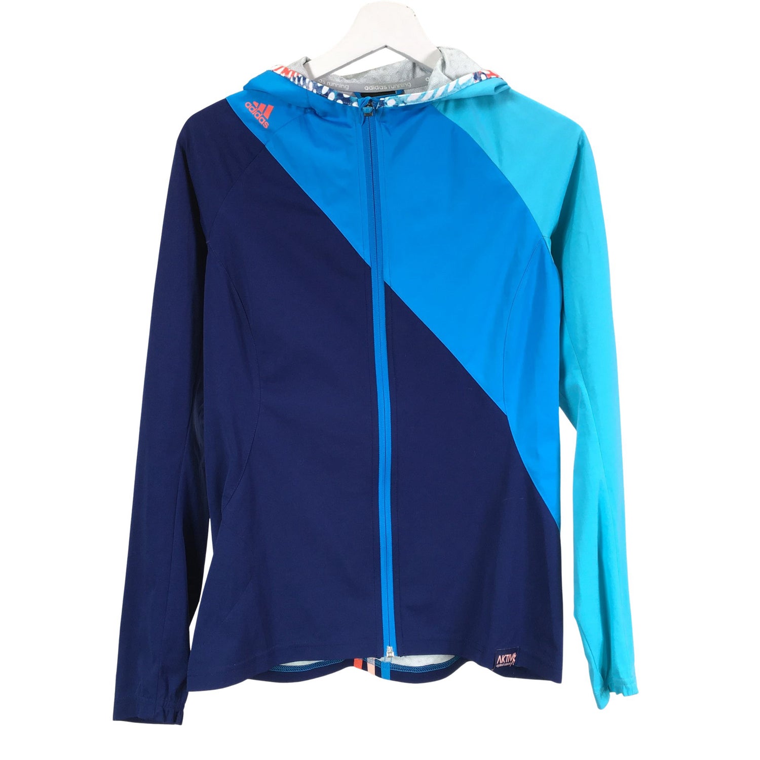  Urheilutakki  Urheilutakki, koko 32  Adidas 