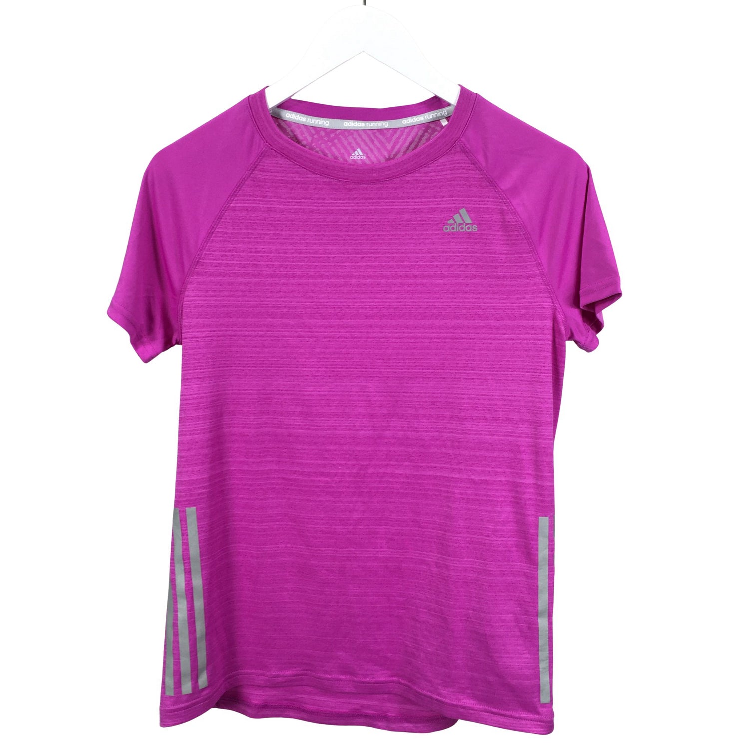  Urheilupaita  Urheilupaita, lyhyet hihat, koko 42  Adidas 