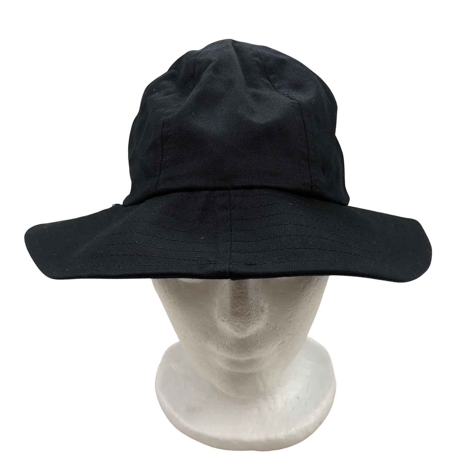  Hattu  Hattu, koko 46 - 48 cm  Gugguu 