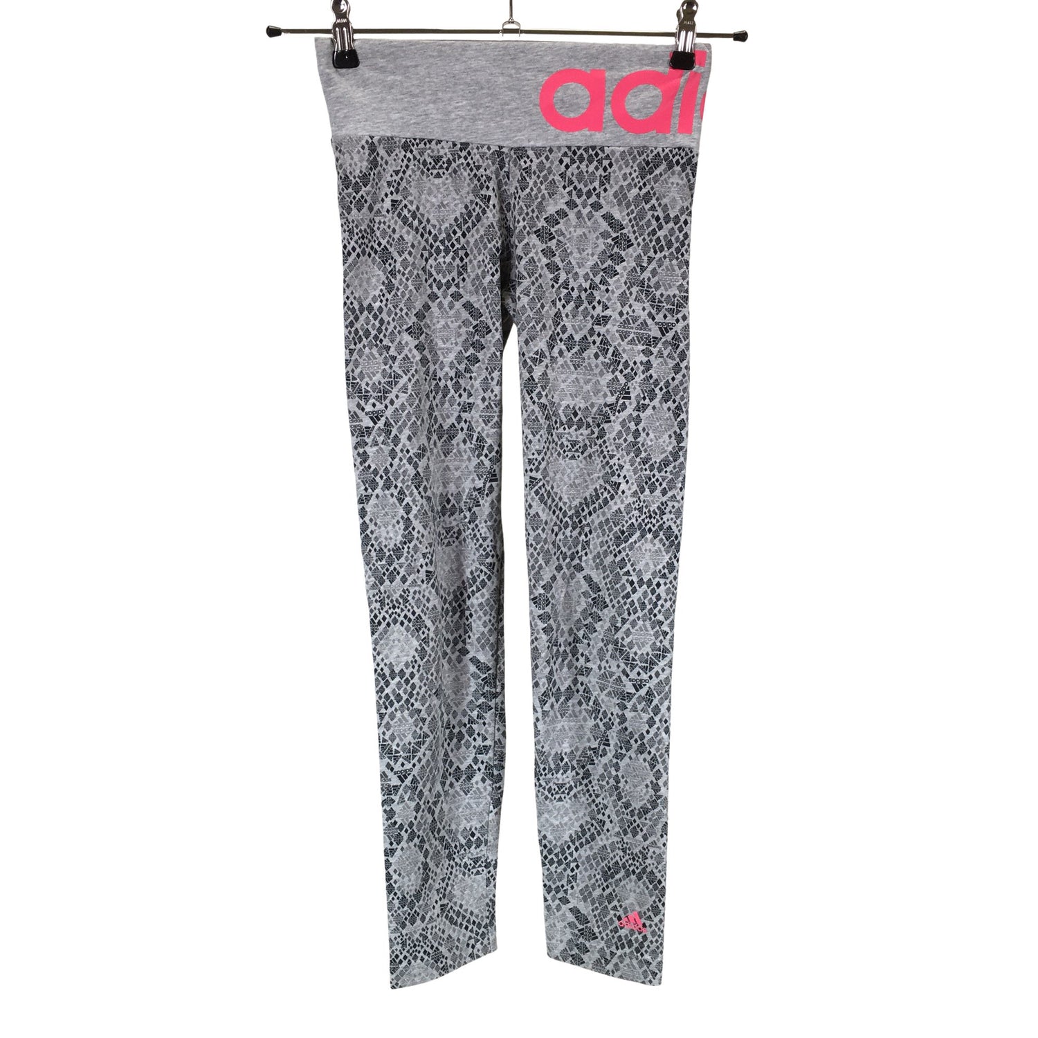  Urheilutrikoot  Urheilutrikoot, koko 146 - 152  Adidas 